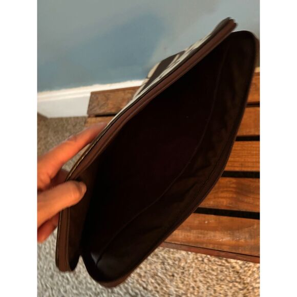 Coach brown signature logo laptop/tablet bag zip closure with 2 inside pockets - Picture 2 of 4